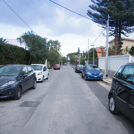 Mondello Manick Mare * Παλέρμο