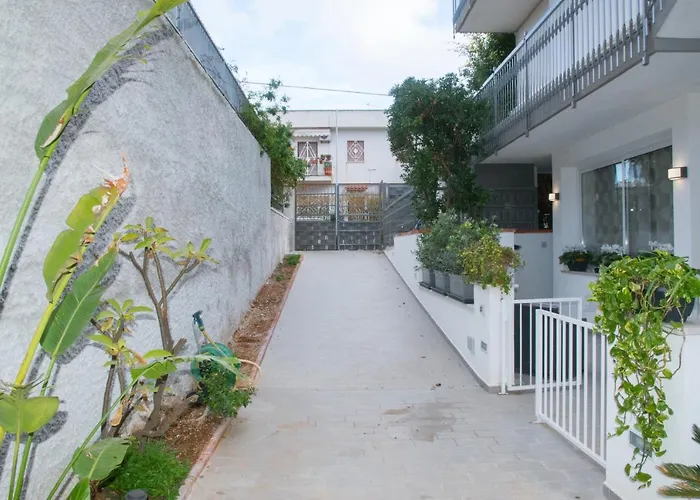 Mondello Manick Mare 公寓 *