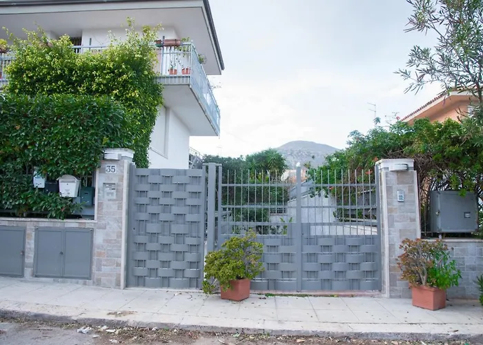 Mondello Manick Mare *